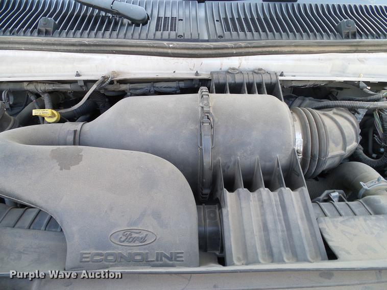 image for item DD8186 2013 Ford Econoline E450 shuttle bus