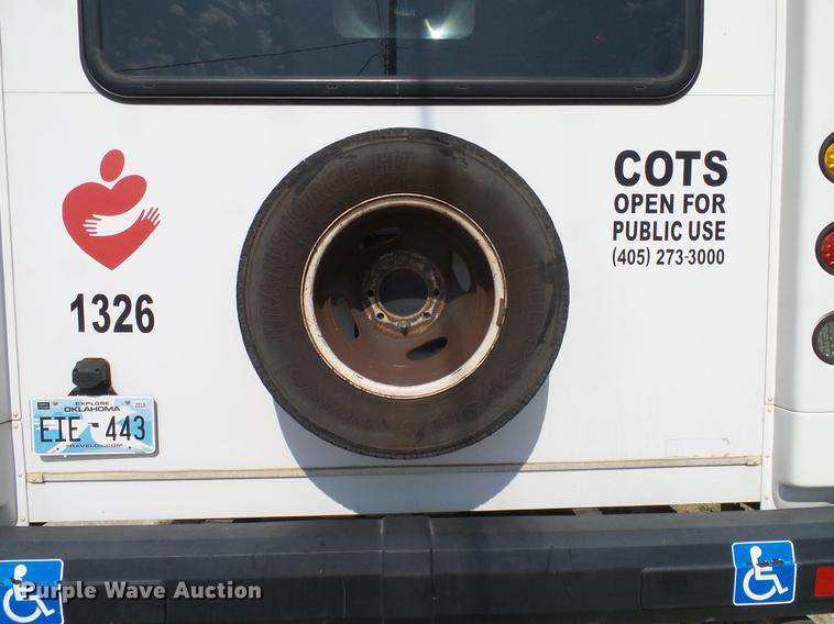 image for item DD8186 2013 Ford Econoline E450 shuttle bus