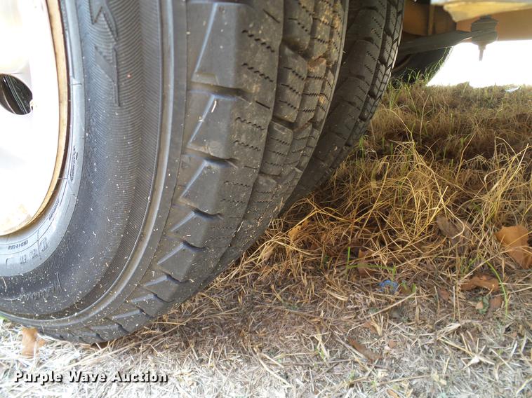 image for item DD8186 2013 Ford Econoline E450 shuttle bus