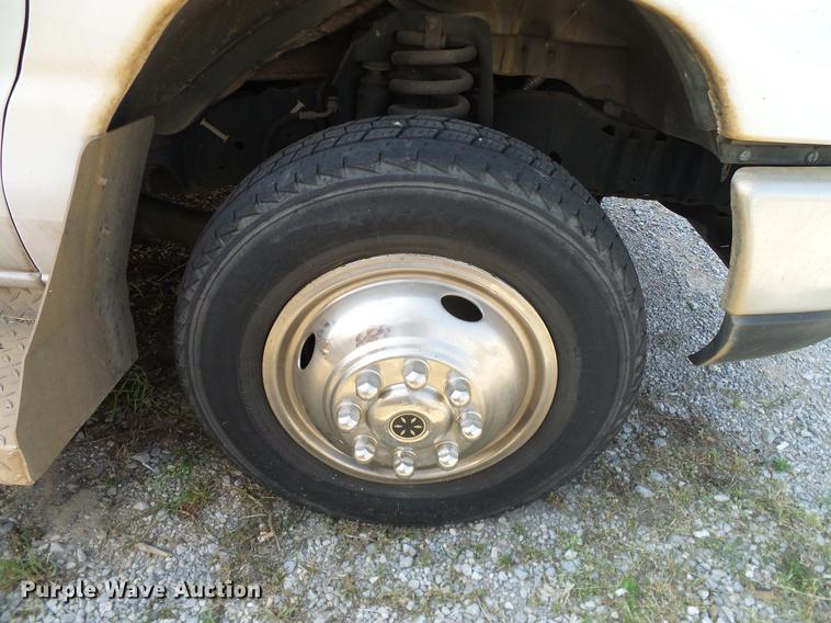 image for item DD8186 2013 Ford Econoline E450 shuttle bus