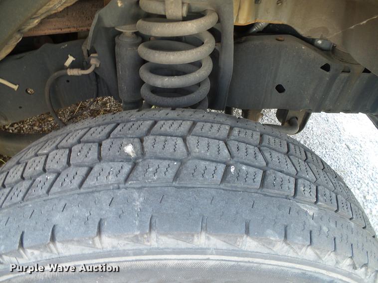 image for item DD8186 2013 Ford Econoline E450 shuttle bus