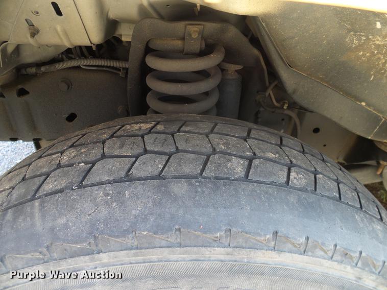 image for item DD8186 2013 Ford Econoline E450 shuttle bus