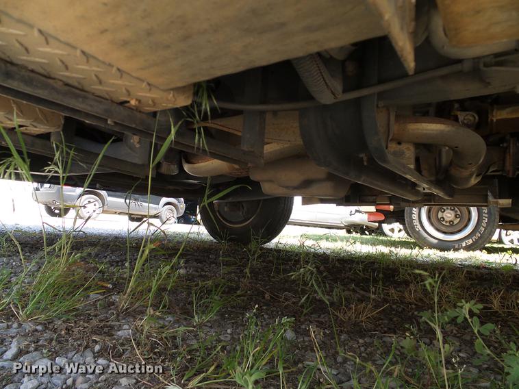 image for item DD8186 2013 Ford Econoline E450 shuttle bus