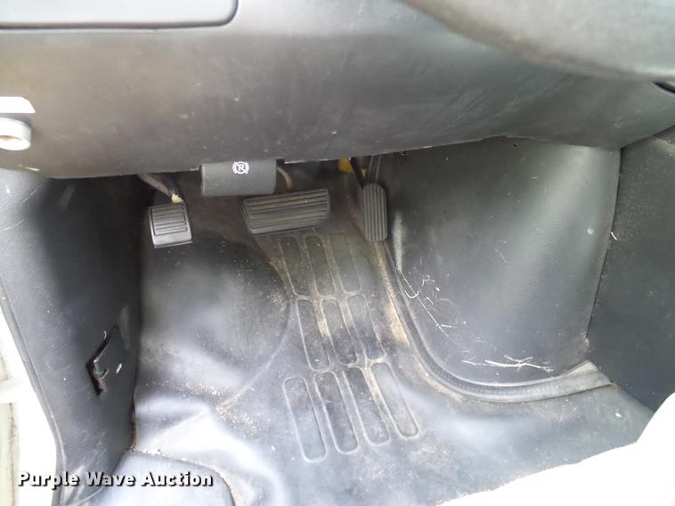 image for item DD8188 2004 Chevrolet Express G3500 school bus