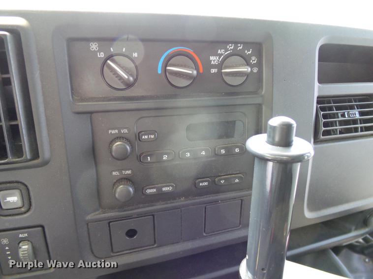 image for item DD8188 2004 Chevrolet Express G3500 school bus