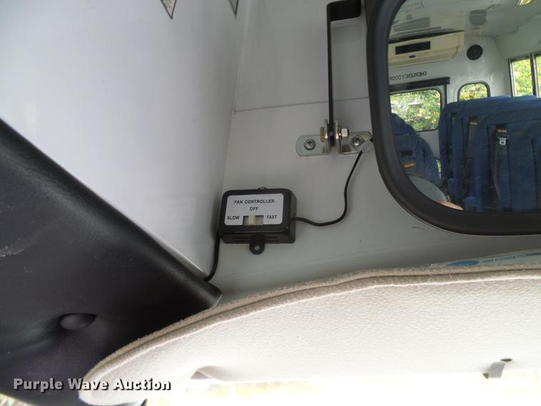 image for item DD8188 2004 Chevrolet Express G3500 school bus