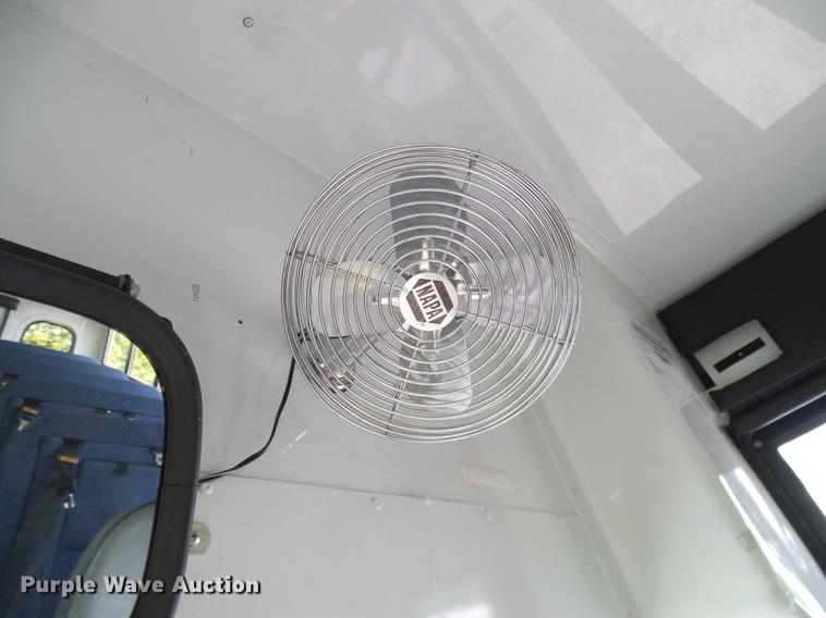 image for item DD8188 2004 Chevrolet Express G3500 school bus