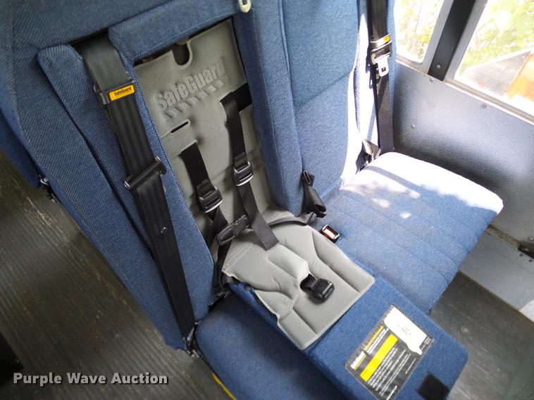 image for item DD8188 2004 Chevrolet Express G3500 school bus