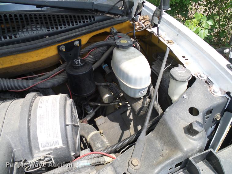 image for item DD8188 2004 Chevrolet Express G3500 school bus