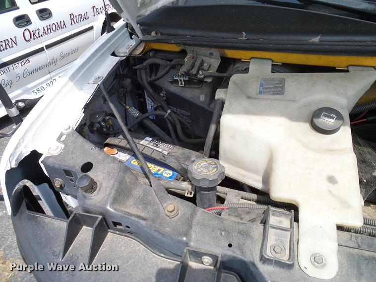 image for item DD8188 2004 Chevrolet Express G3500 school bus