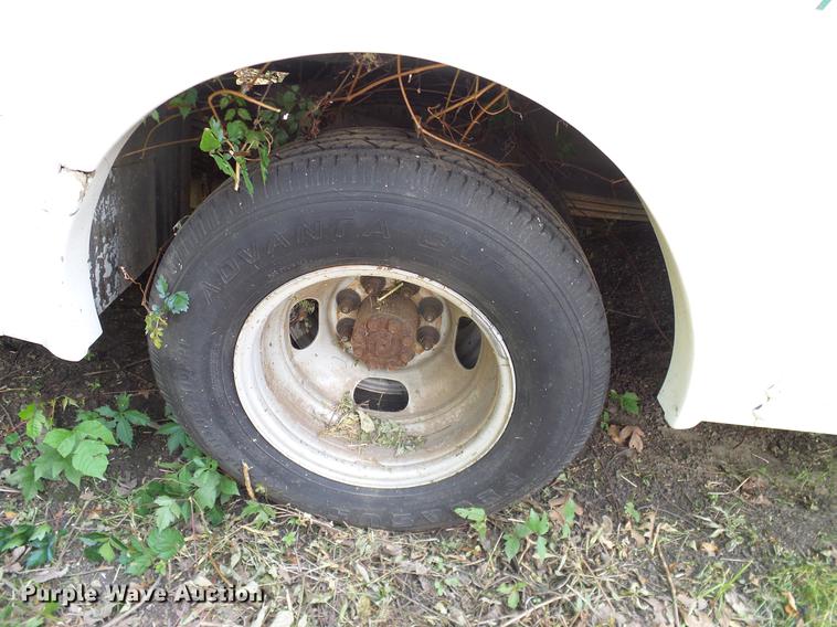 image for item DD8188 2004 Chevrolet Express G3500 school bus