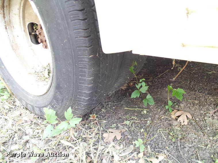 image for item DD8188 2004 Chevrolet Express G3500 school bus