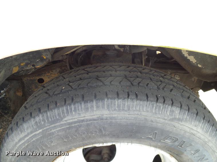 image for item DD8188 2004 Chevrolet Express G3500 school bus