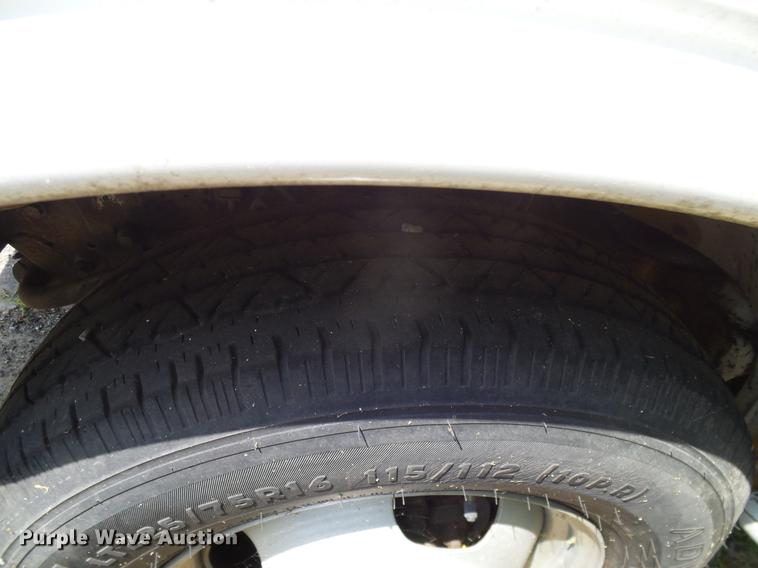 image for item DD8188 2004 Chevrolet Express G3500 school bus