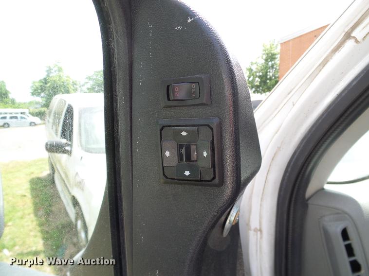 image for item DD8189 2009 Ford E450 shuttle bus