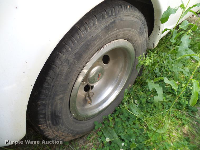 image for item DD8189 2009 Ford E450 shuttle bus