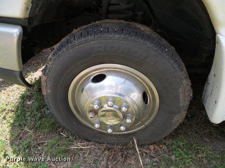 image for item DD8189 2009 Ford E450 shuttle bus