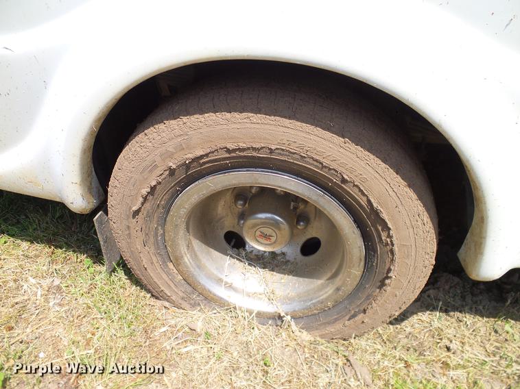 image for item DD8189 2009 Ford E450 shuttle bus