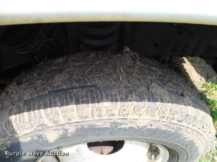 image for item DD8189 2009 Ford E450 shuttle bus