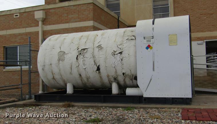 image for item DD8782 1968 liquid carbon dioxide storage tank