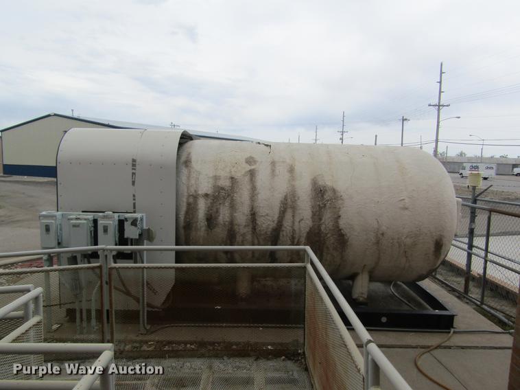 image for item DD8782 1968 liquid carbon dioxide storage tank