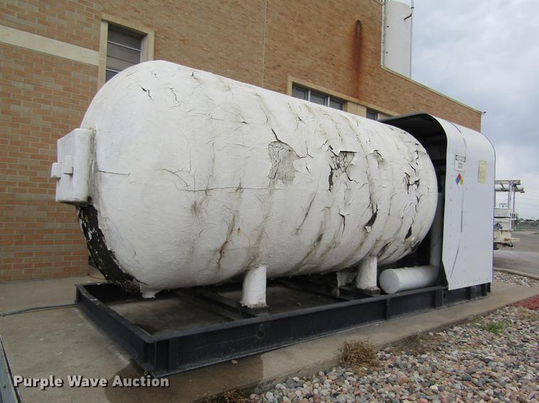 image for item DD8782 1968 liquid carbon dioxide storage tank