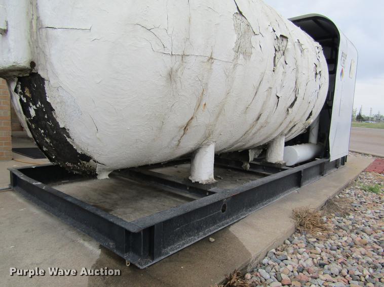 image for item DD8782 1968 liquid carbon dioxide storage tank