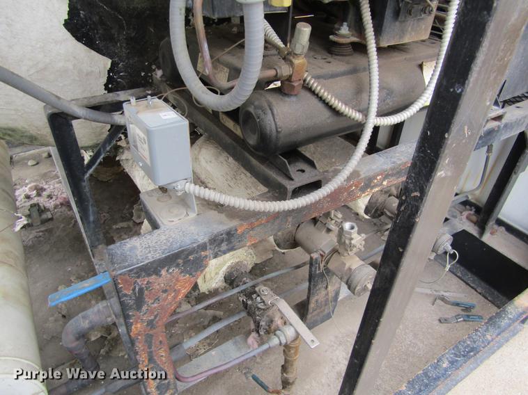 image for item DD8782 1968 liquid carbon dioxide storage tank