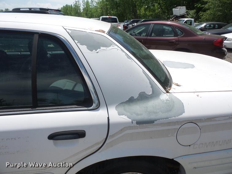 image for item DE1673 2003 Ford Crown Victoria Police Interceptor