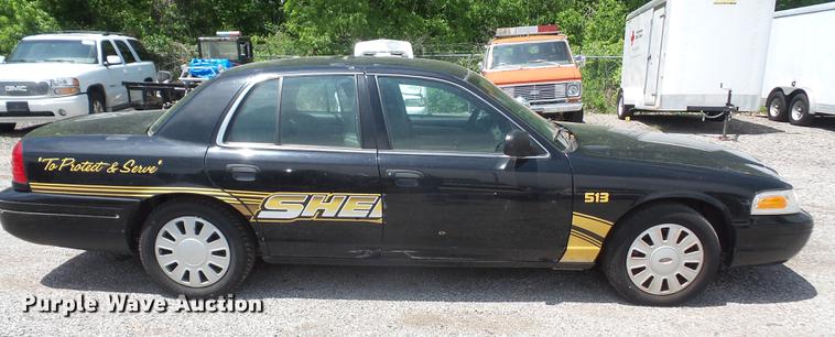 image for item DE1676 2006 Ford Crown Victoria Police Interceptor