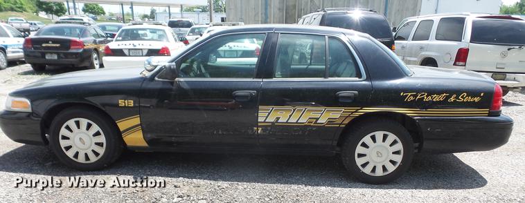 image for item DE1676 2006 Ford Crown Victoria Police Interceptor