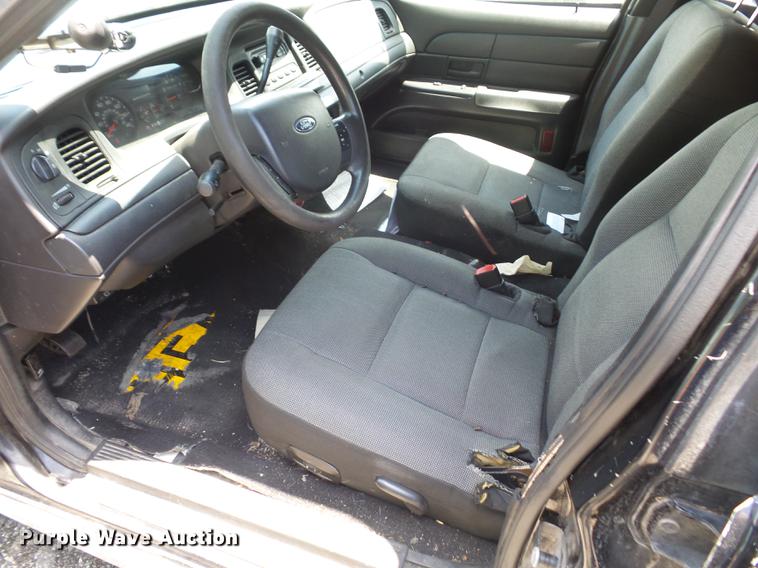 image for item DE1676 2006 Ford Crown Victoria Police Interceptor