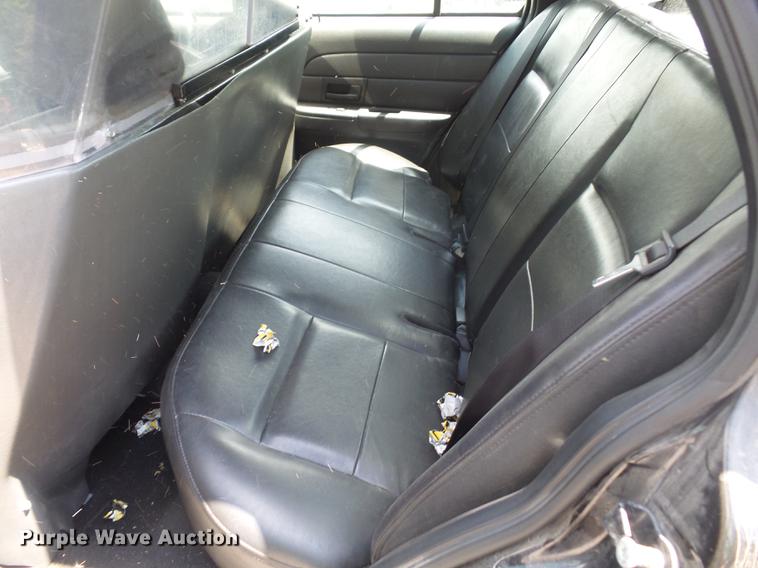 image for item DE1676 2006 Ford Crown Victoria Police Interceptor