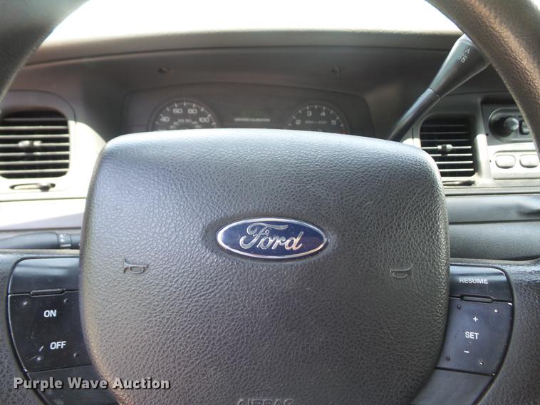 image for item DE1676 2006 Ford Crown Victoria Police Interceptor