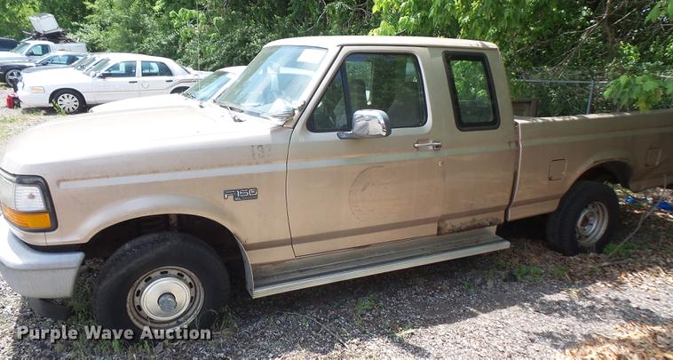 image for item DE1677 1993 Ford F150 SuperCab pickup truck