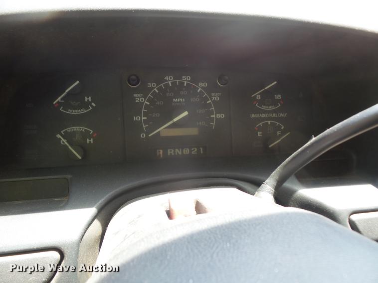 image for item DE1677 1993 Ford F150 SuperCab pickup truck