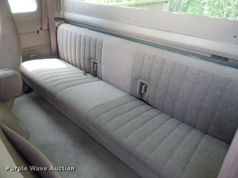 image for item DE1677 1993 Ford F150 SuperCab pickup truck