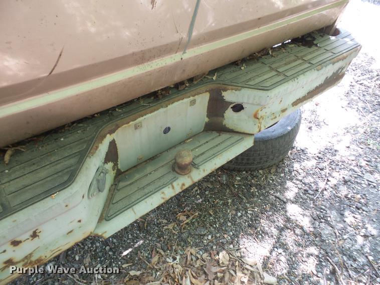 image for item DE1677 1993 Ford F150 SuperCab pickup truck