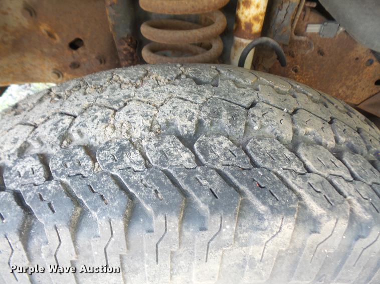 image for item DE1677 1993 Ford F150 SuperCab pickup truck