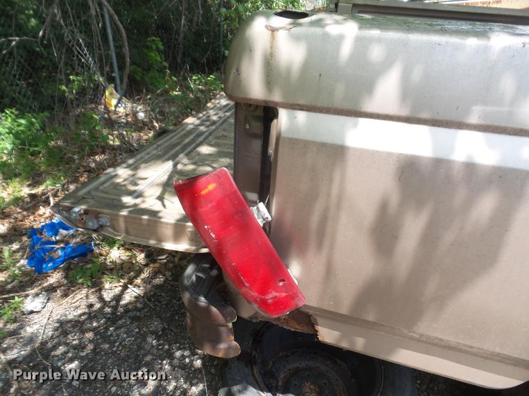 image for item DE1677 1993 Ford F150 SuperCab pickup truck