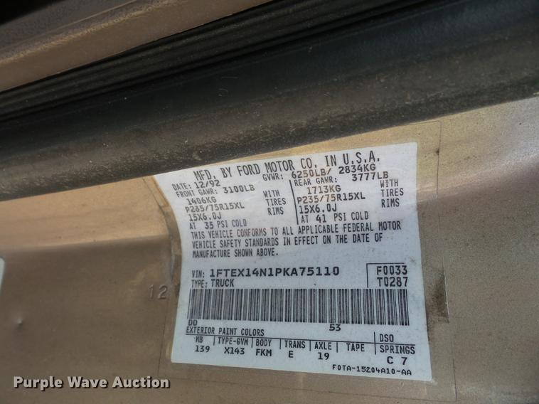 image for item DE1677 1993 Ford F150 SuperCab pickup truck