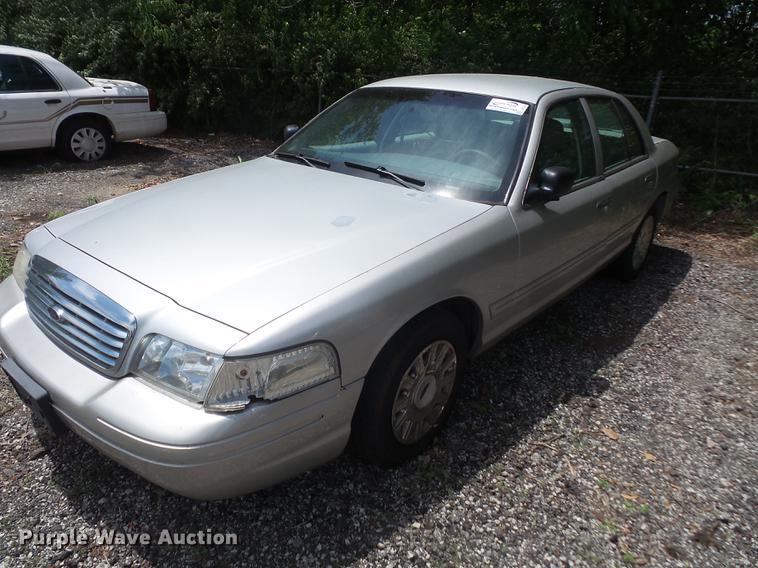 image for item DE1679 2003 Ford Crown Victoria Police Interceptor