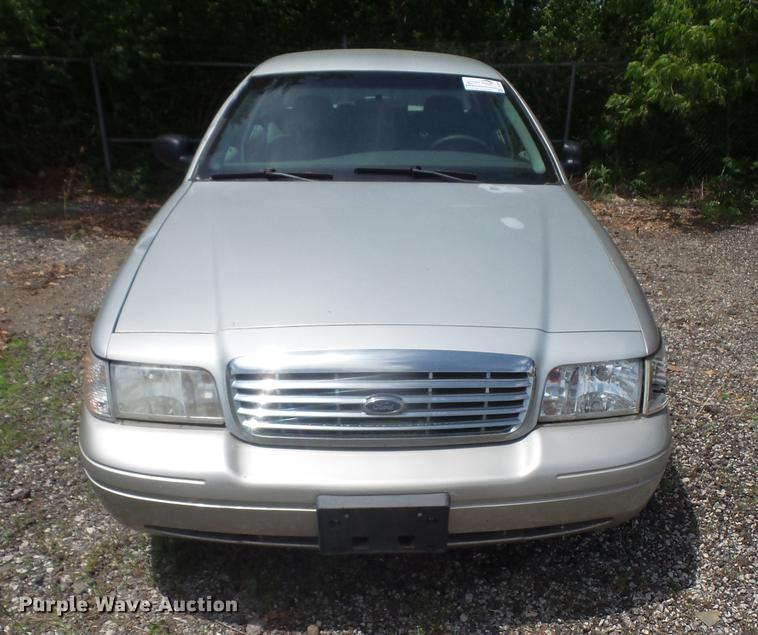 image for item DE1679 2003 Ford Crown Victoria Police Interceptor