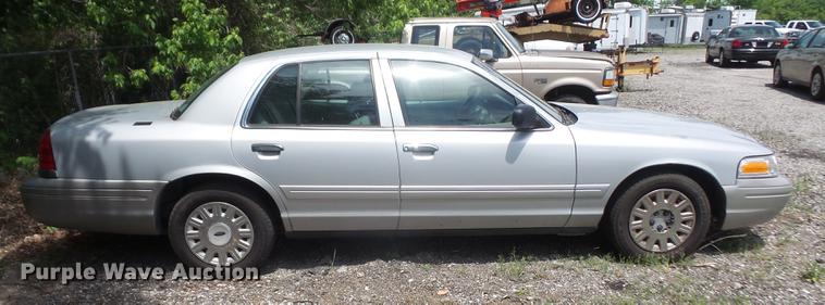 image for item DE1679 2003 Ford Crown Victoria Police Interceptor