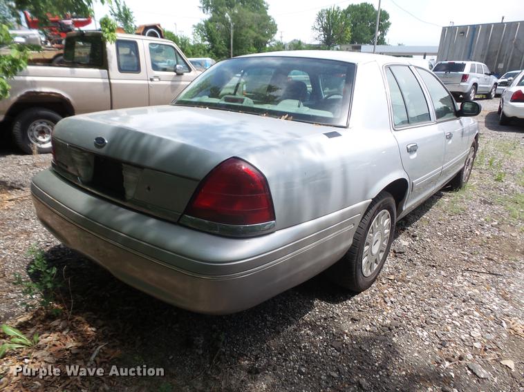 image for item DE1679 2003 Ford Crown Victoria Police Interceptor