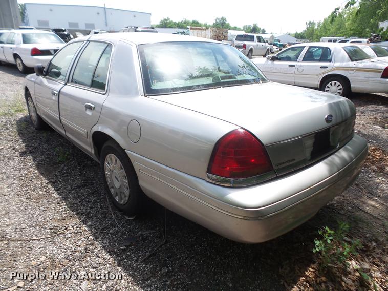 image for item DE1679 2003 Ford Crown Victoria Police Interceptor
