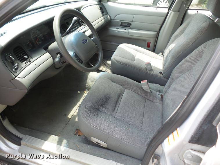 image for item DE1679 2003 Ford Crown Victoria Police Interceptor