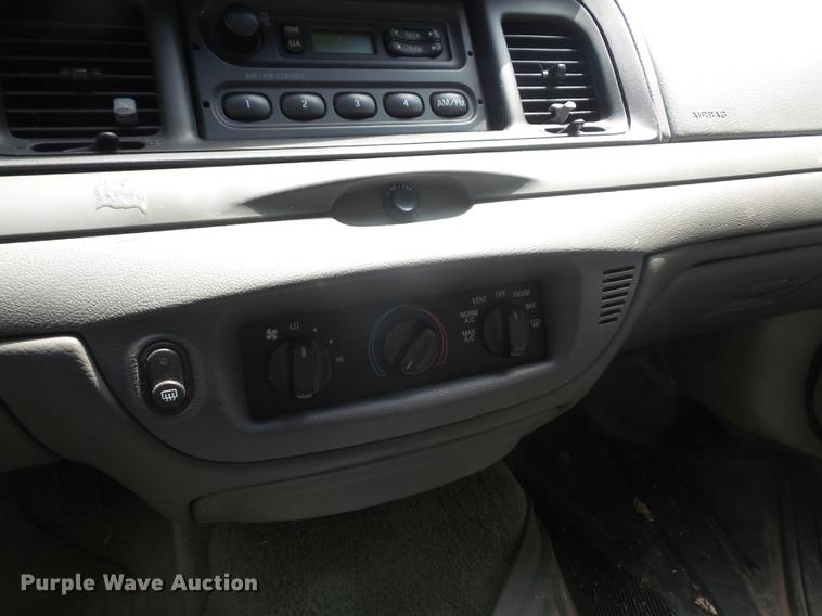 image for item DE1679 2003 Ford Crown Victoria Police Interceptor