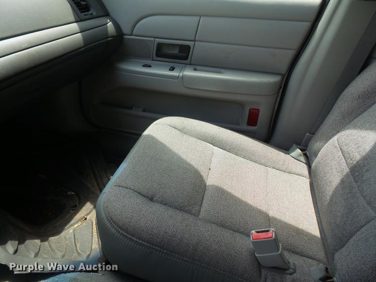 image for item DE1679 2003 Ford Crown Victoria Police Interceptor