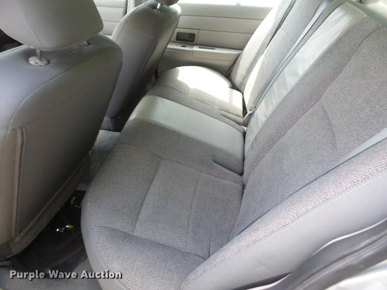 image for item DE1679 2003 Ford Crown Victoria Police Interceptor